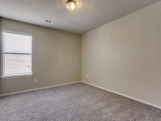 Building Photo - 13212 Alyssum Dr