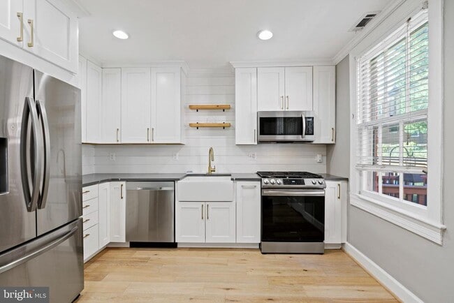 Building Photo - 1300 S Cleveland St