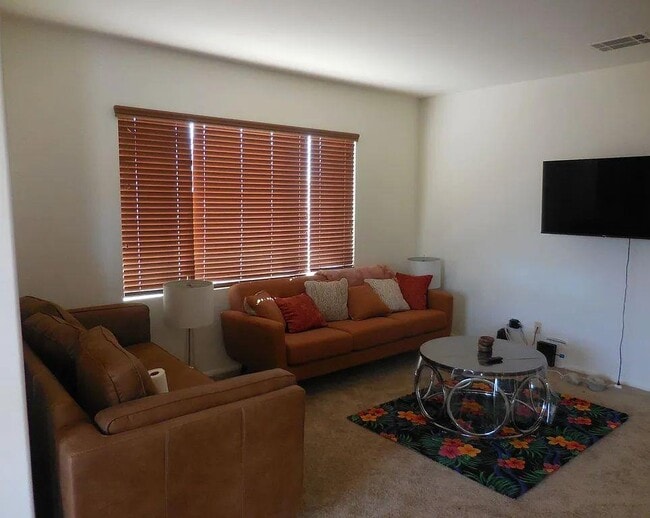 Building Photo - 62855 Kitetail Dr