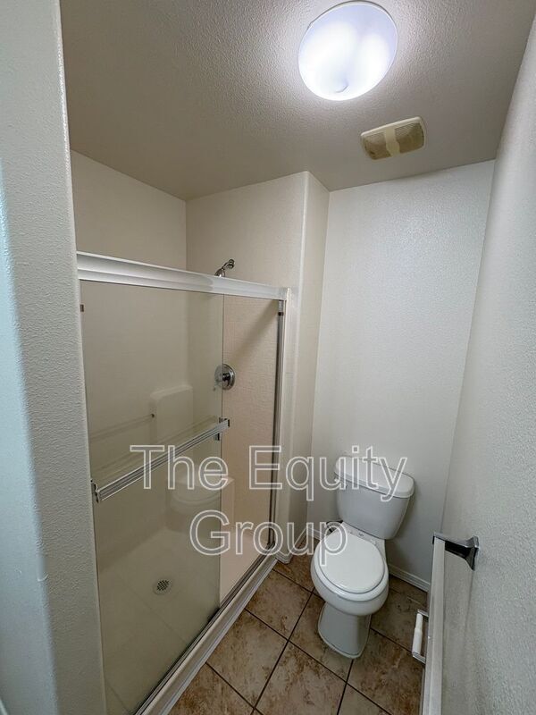 Building Photo - 3933 W Cecil Ave