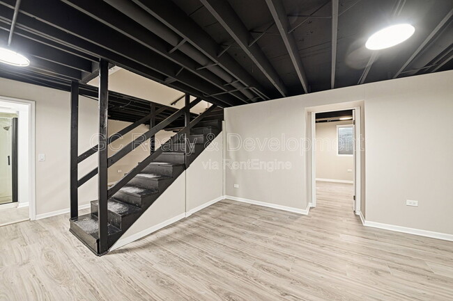 Building Photo - 1244 Pine Grove Ave