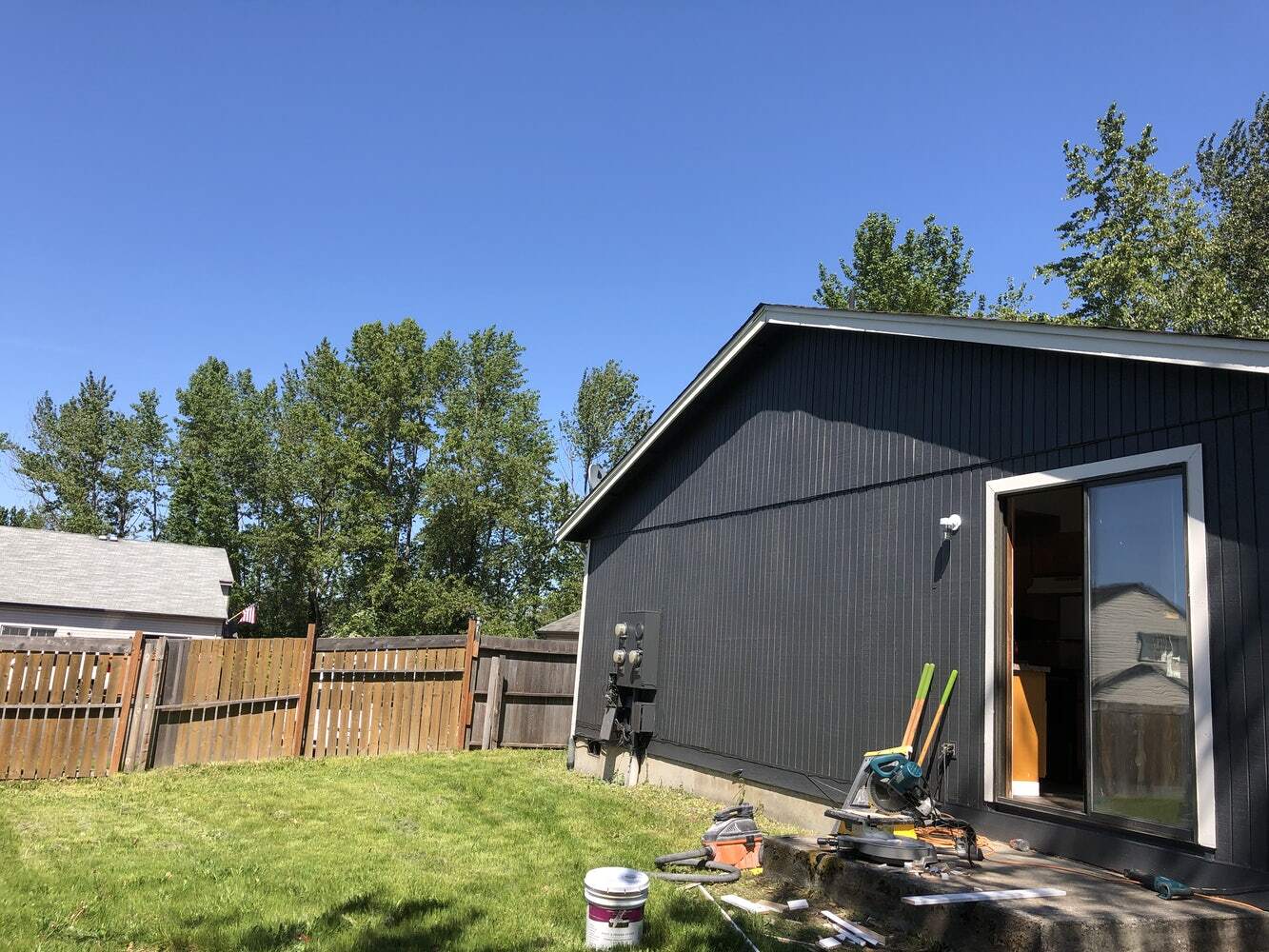 Sliding door open up to the Side yard - 219 E 36th St