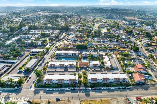 Building Photo - Modern 1-Bed Upstairs Condo with Garage & ...