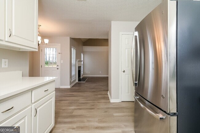 Building Photo - 545 Wyntuck Dr
