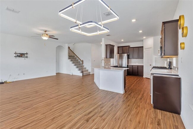 Building Photo - 408 Mante Ct