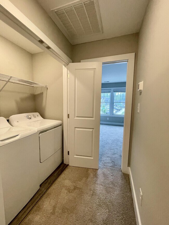 Building Photo - 93 Warwick Dr