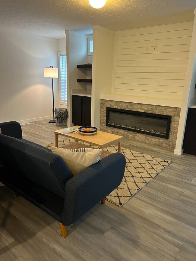 Building Photo - 5222 Greenwich Rd