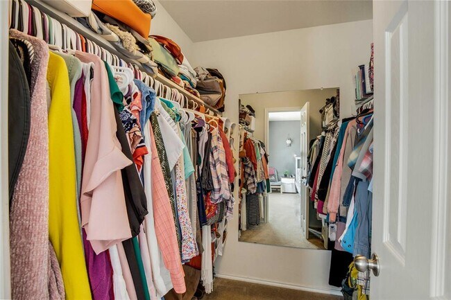 Building Photo - 9505 Southwick Dr