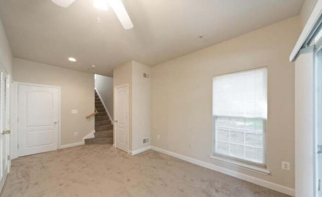 Building Photo - 8026 Pennington Dr