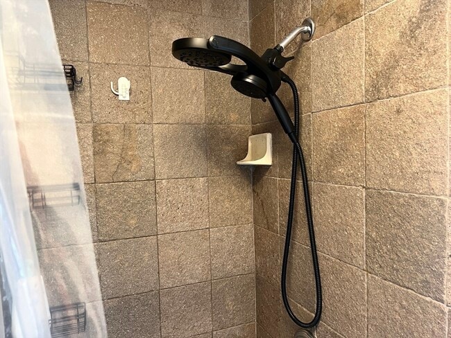 Building Photo - 29R Cutler St