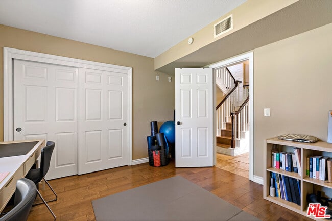 Building Photo - 683 Triunfo Canyon Rd