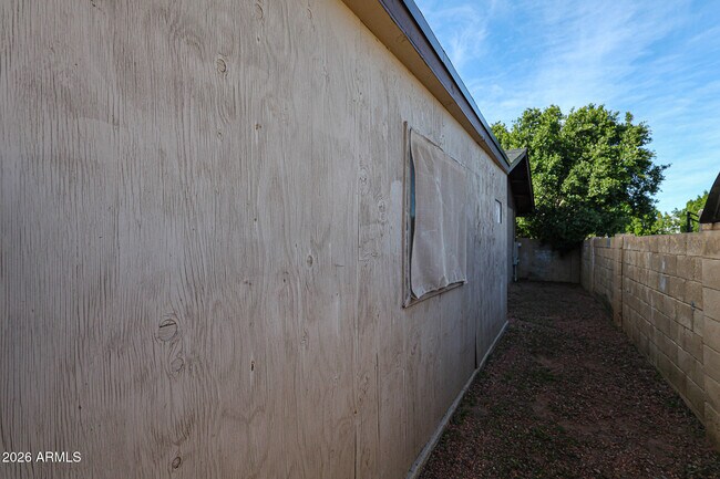 Building Photo - 93 S 95th St