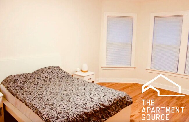 Building Photo - 2839 W Nelson St