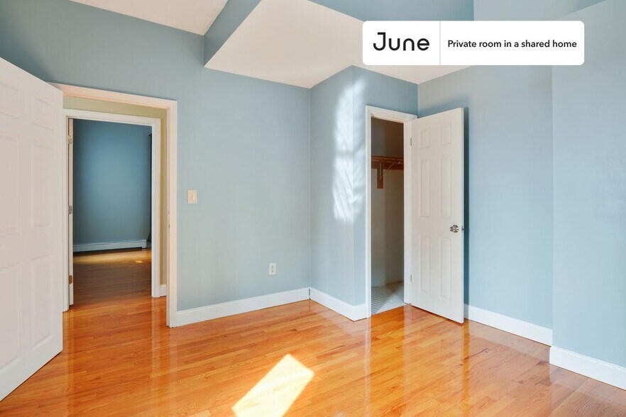 Building Photo - Room in Shared 4 bed/2 bath home