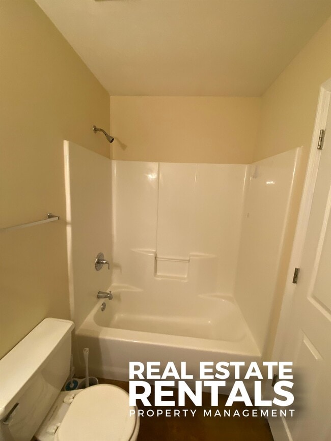 Building Photo - 1817 Emanuel Ave