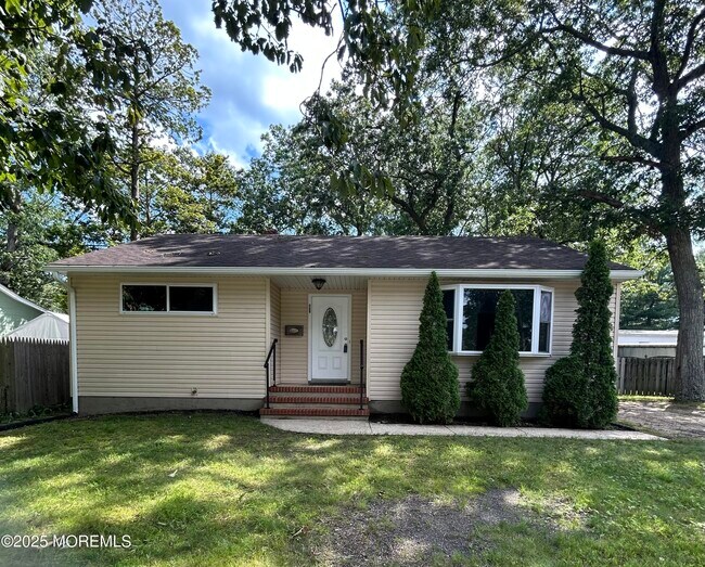 Building Photo - 2902 Herbertsville Rd