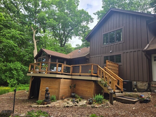 Building Photo - S43W30464 Stone Gate Ln