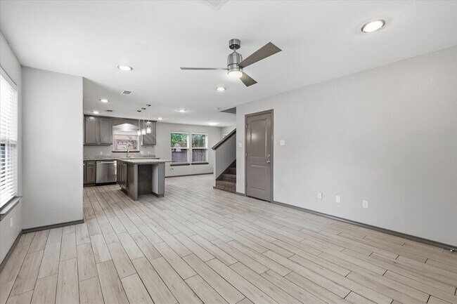 Building Photo - 1804 Glenmore Ave