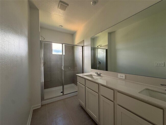Building Photo - 2999 Maloof Dr