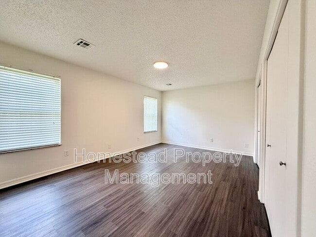 Building Photo - 12308 Green Valley Dr