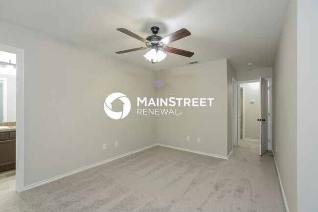 Building Photo - 3 Bedroom Pet-Friendly Home in FORT WORTH, TX with Main Street Renewal