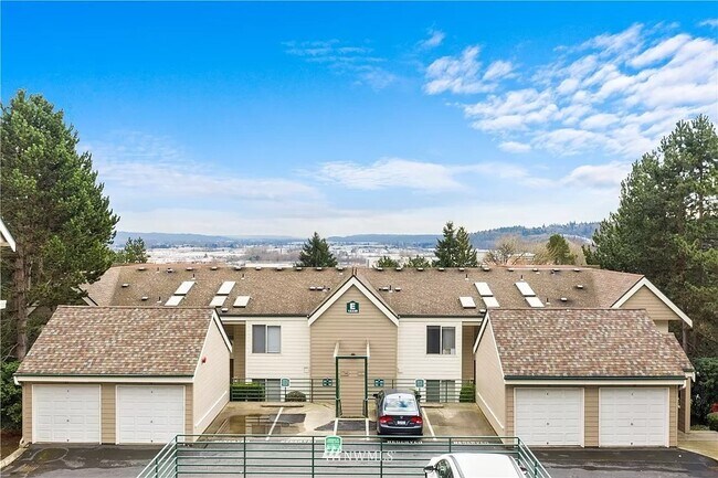 Building Photo - 15330 Sunwood Blvd