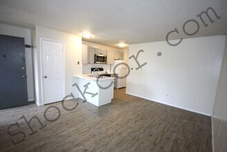 Building Photo - 1315 Corona St