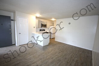 Building Photo - 1315co