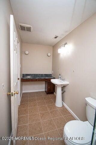 Building Photo - 5 Newport Ct