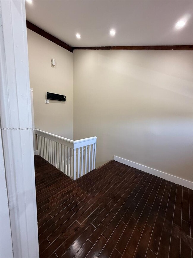 Building Photo - 2701 SW 58th Manor