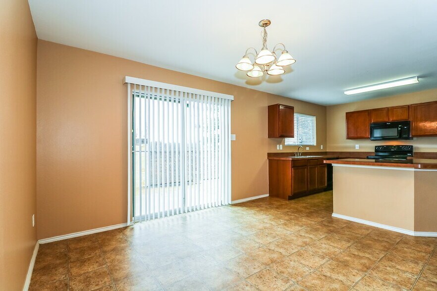 Building Photo - 10001 Chrysalis Dr
