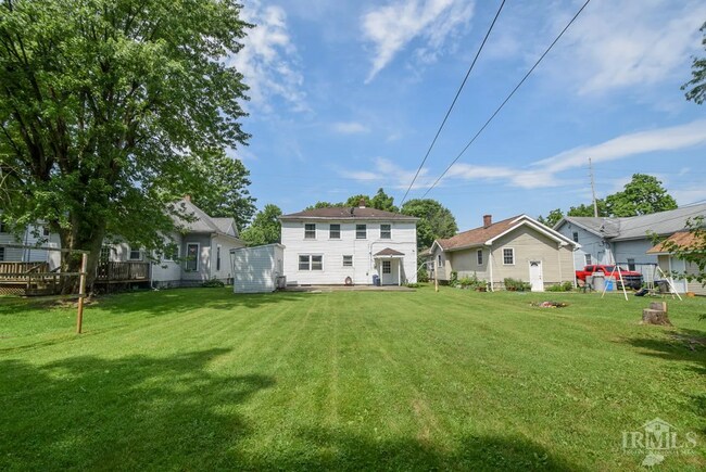 Building Photo - 300 S Nichols Ave