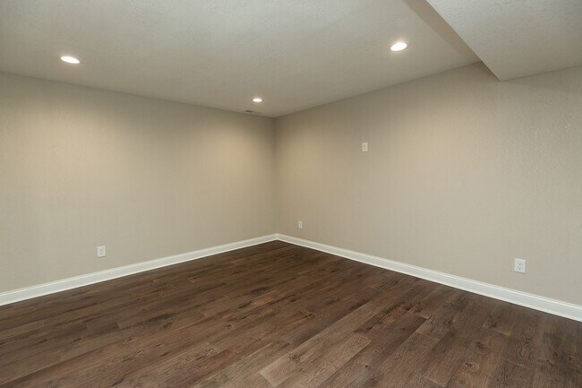 Building Photo - Perfect Single Family Home in Norwalk
