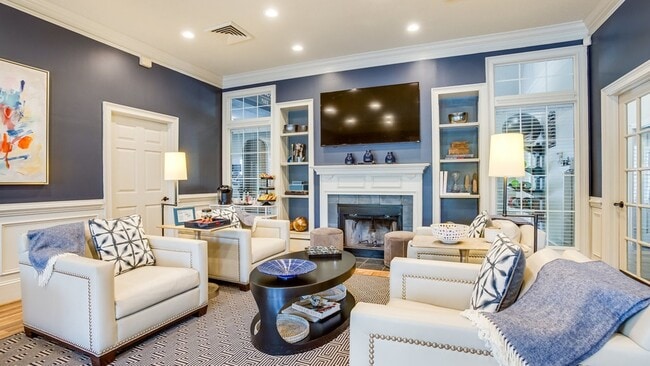 Building Photo - 900 Crowne Park Dr