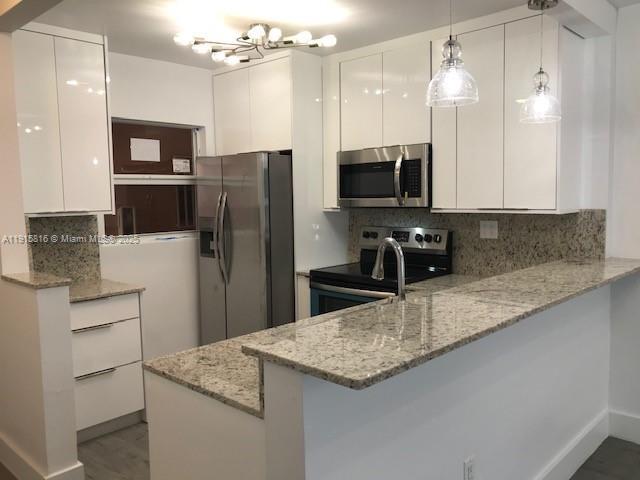 Building Photo - 120 Royal Palm Rd