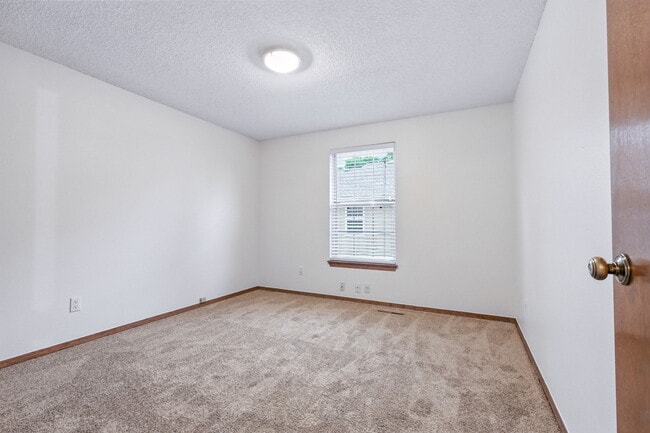 Building Photo - 9998 Grove St