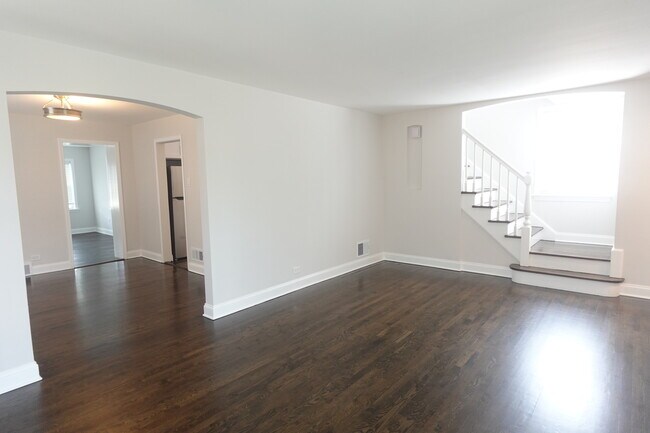 Building Photo - 2247 S 9th Ave