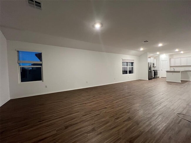 Building Photo - 115 Vintage Dr