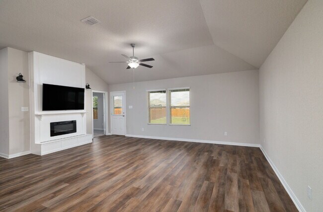 Building Photo - "Spacious 4-Bedroom Home in Converse with ...