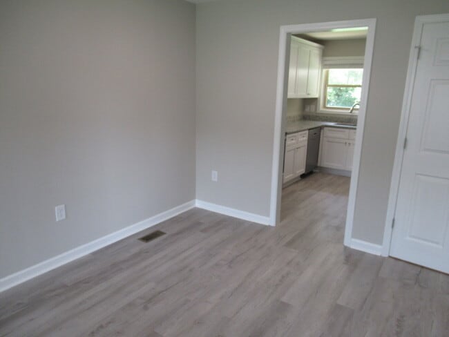 Building Photo - Newly Renovated Duplexes in Lincolnton – N...