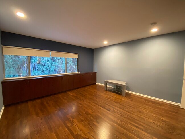 Building Photo - 10408 Summer Holly Cir