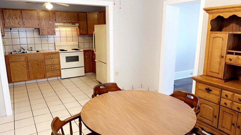 Dining Room/Kitchen - 221 Howard St