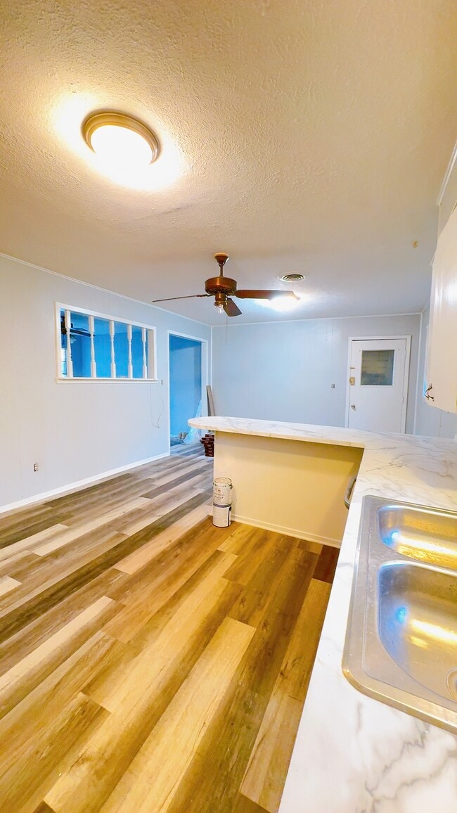 Building Photo - 1015 19th St SW