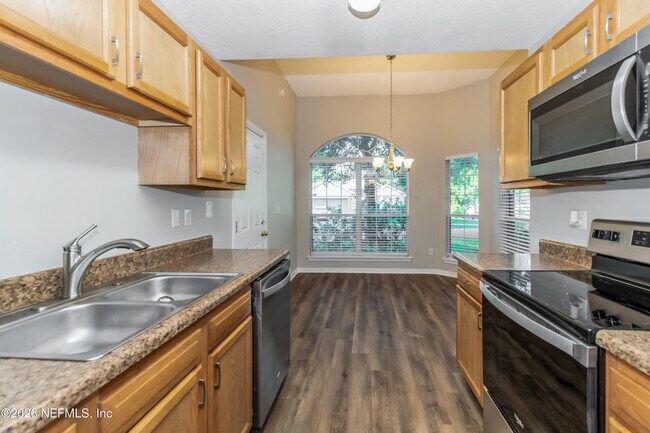 Building Photo - 6401 Sarahs View Ct