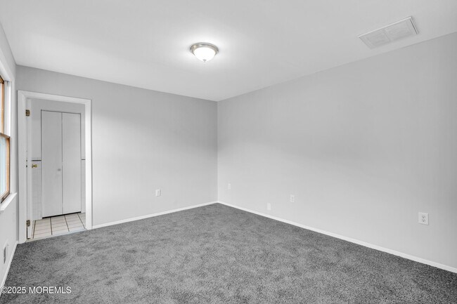 Building Photo - 879 Egret Dr