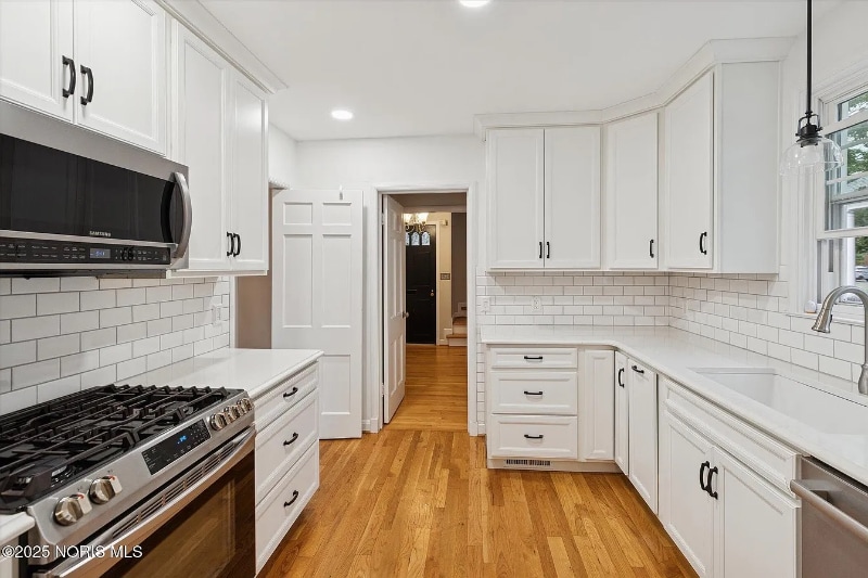 Building Photo - 3324 Pelham Rd