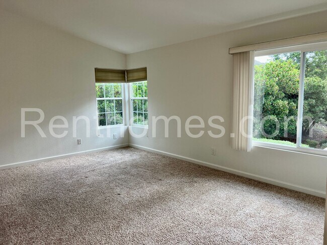 Building Photo - 10960 Creekbridge Pl