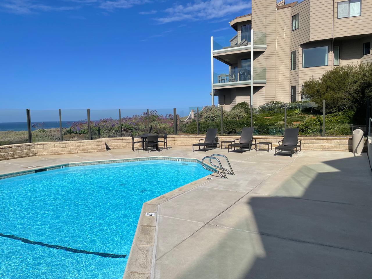 Building Photo - 245 S Helix Ave