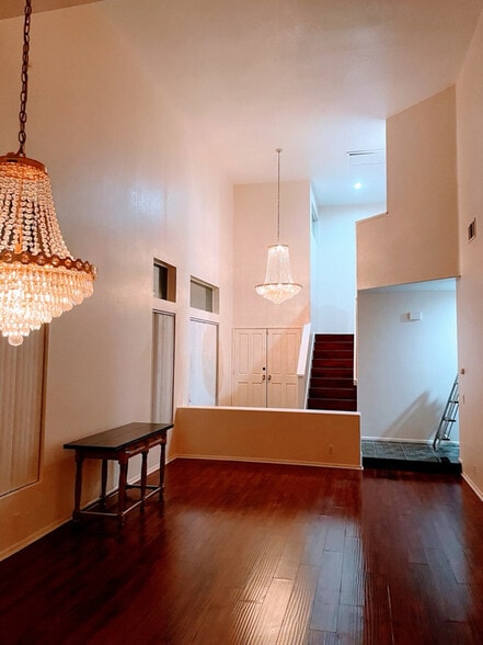 Building Photo - 14610 Clearbrook Dr