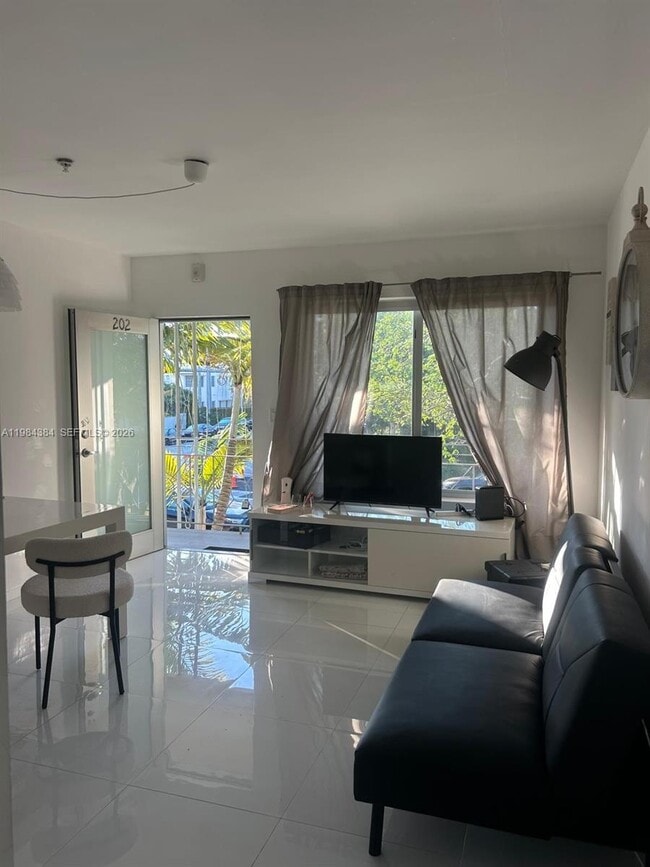 Building Photo - 801 15th St